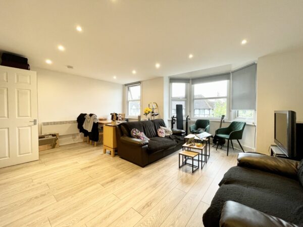 Maisonette First & Second Floors, Long Lane, London N3 2PU