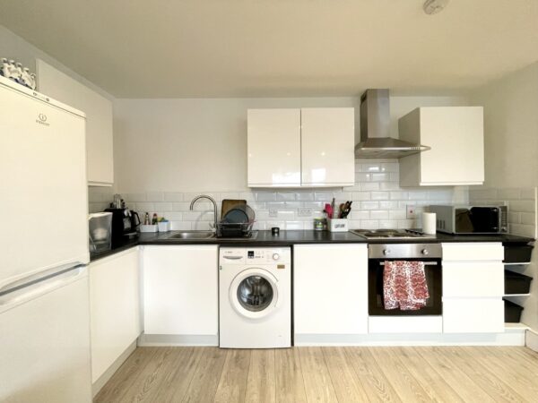 Maisonette First & Second Floors, Long Lane, London N3 2PU