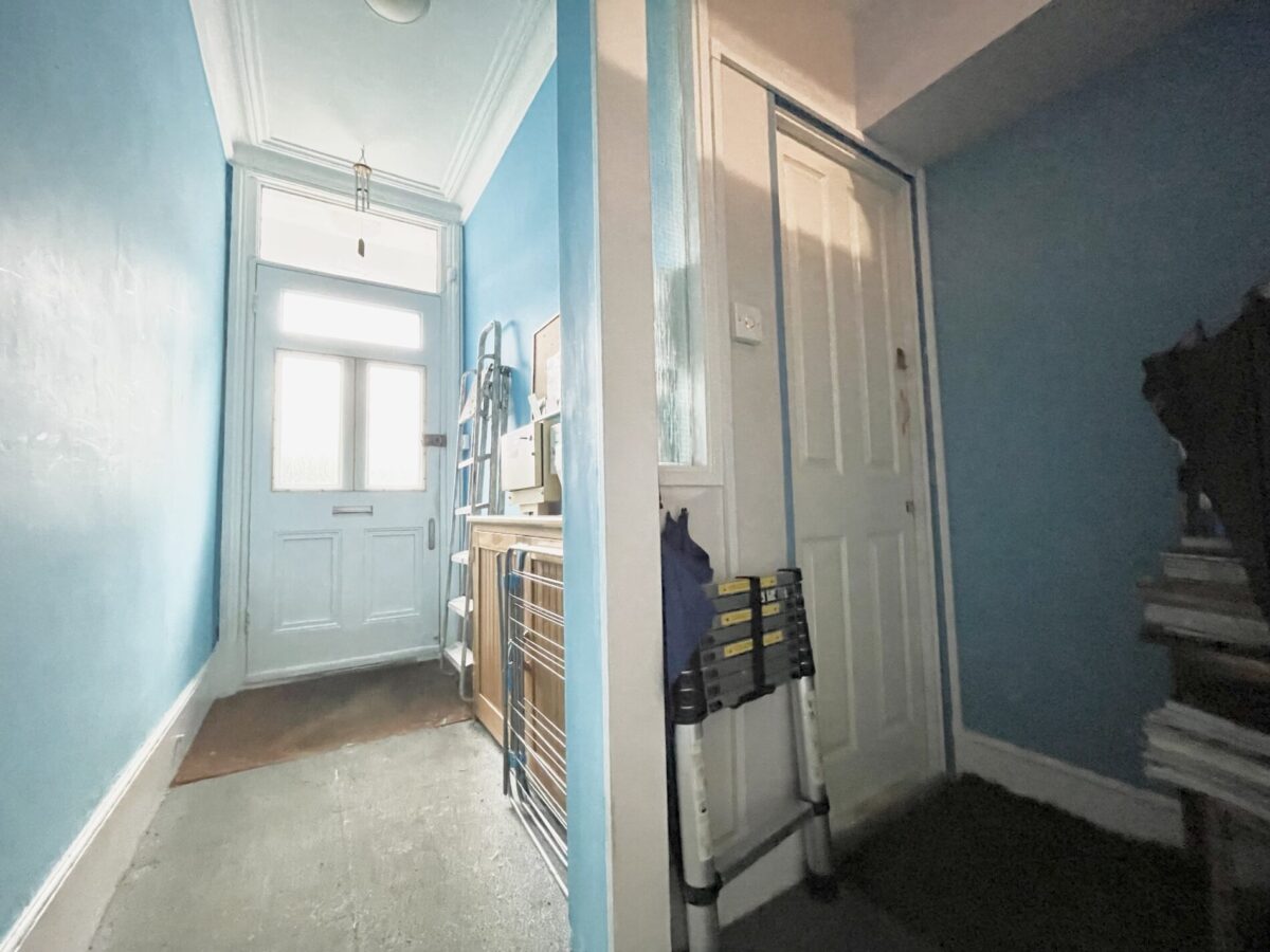 First Floor rear Flat, Long Lane, London N3 2PU