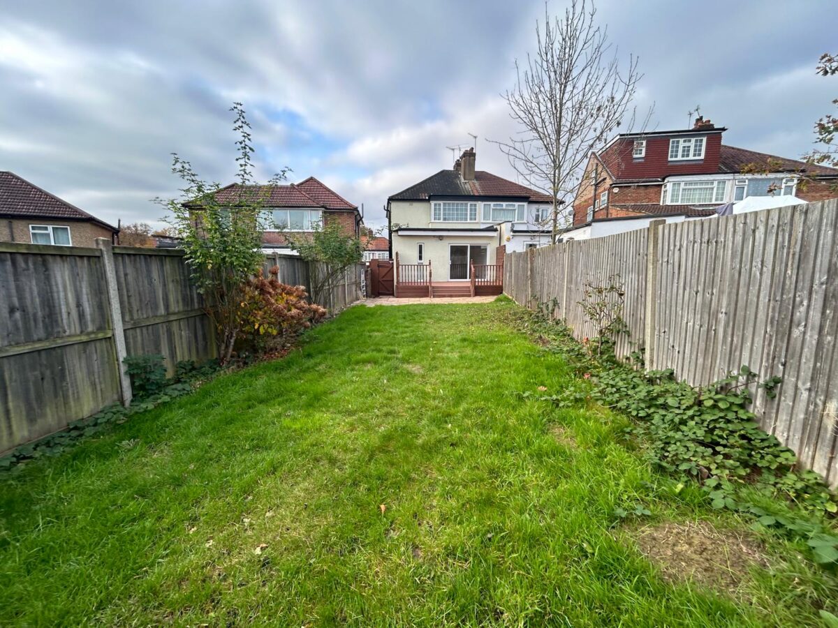 Riverdene Road, Edgware, HA8 9TD