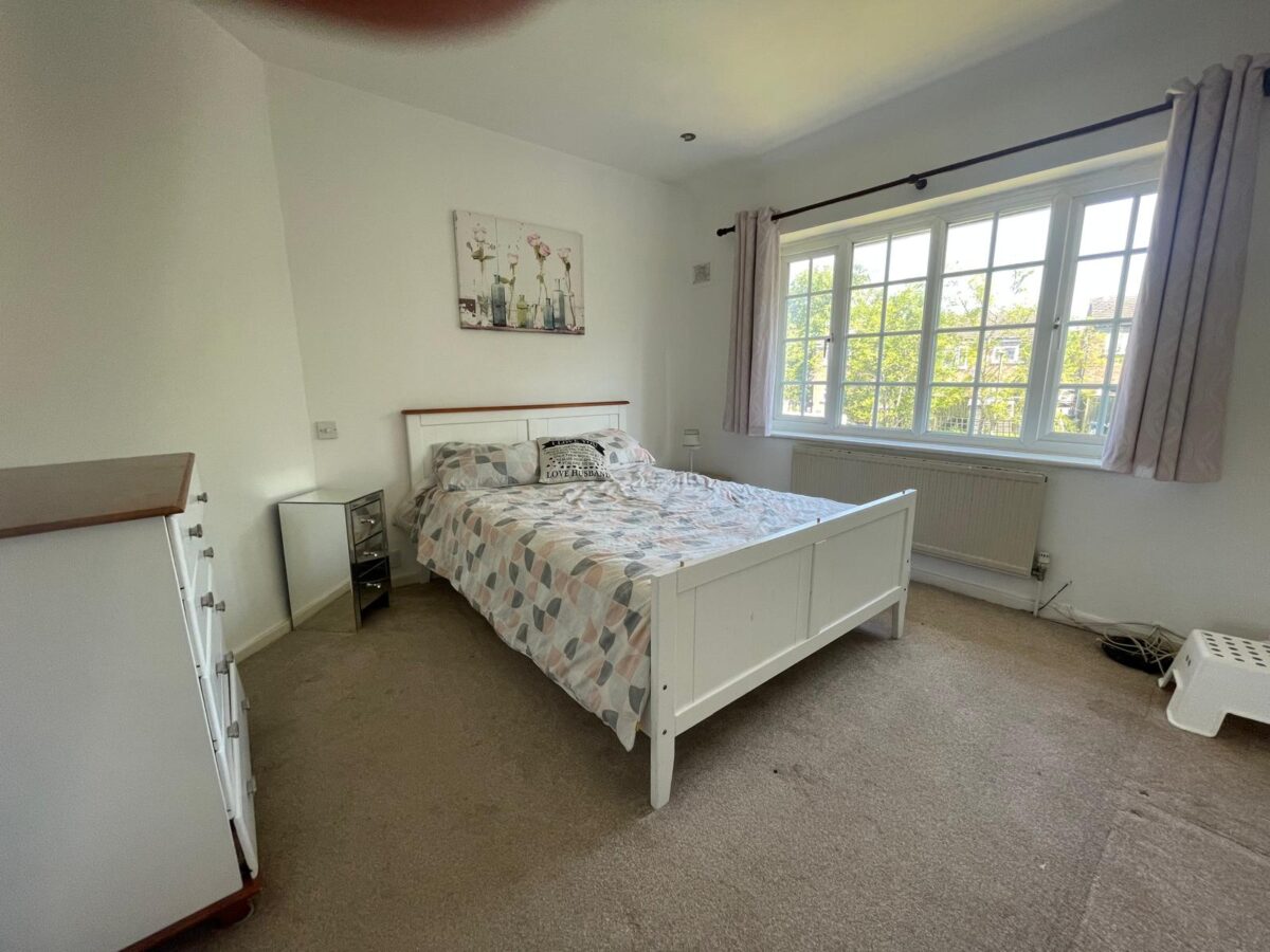 Morley Crescent, Edgware, HA8 8XE