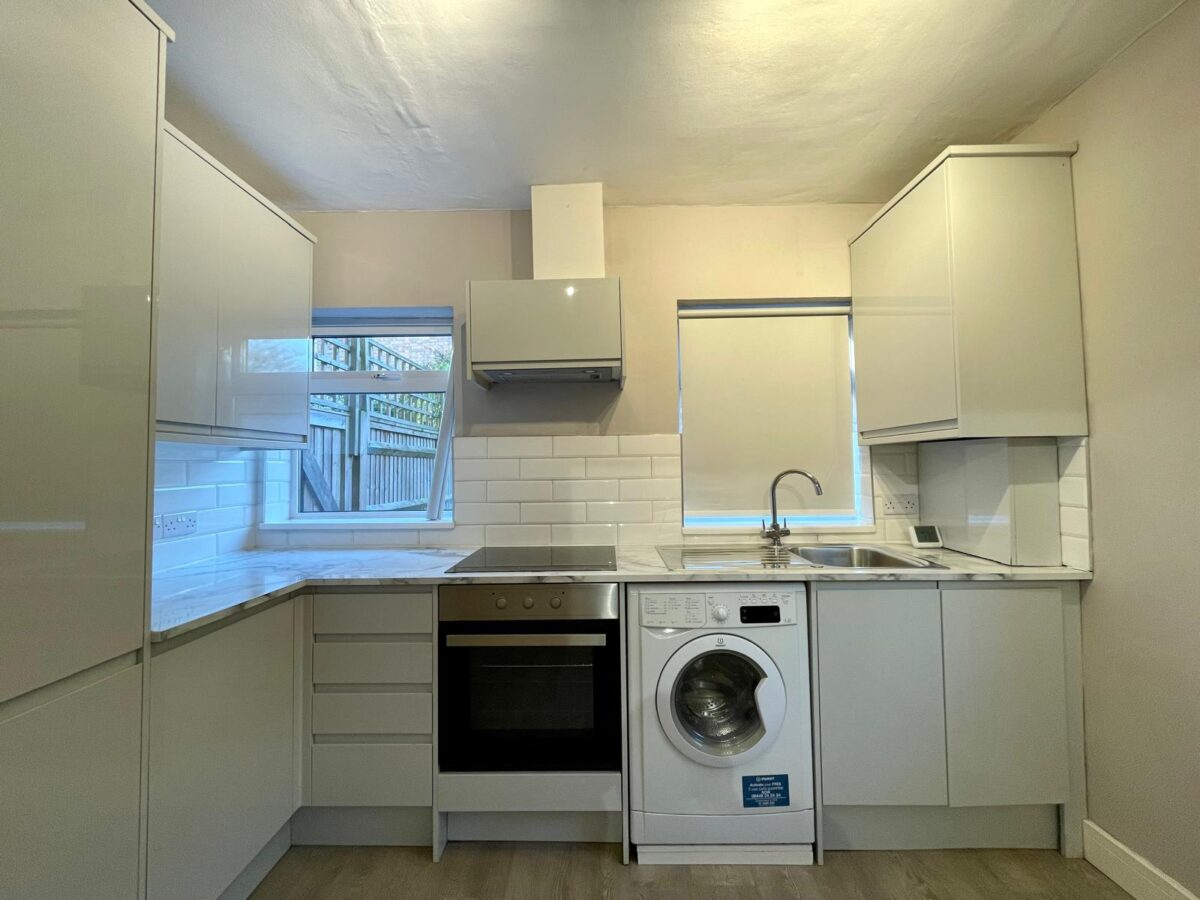 Oak Lane, London, N2 8LP