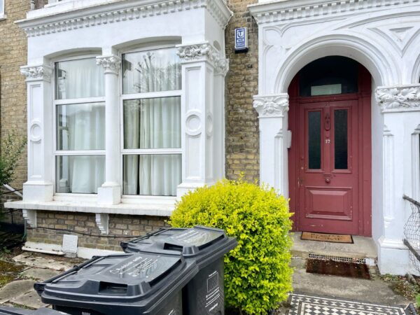 Queen Elizabeth's Walk, London, N16 5UZ