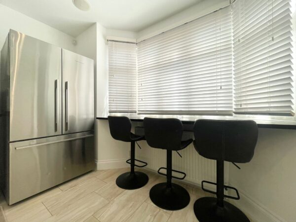 Kenilworth Rd, London, Edgware HA8 8XA