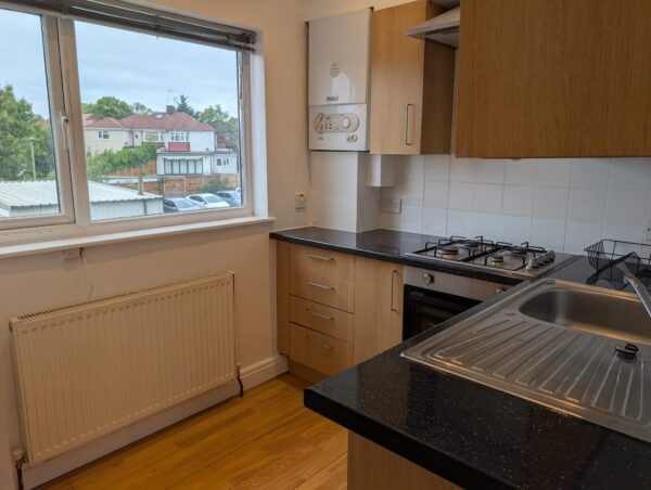 86A Edgware Way , Flat B, Edgware, Middlesex, HA8 8JS