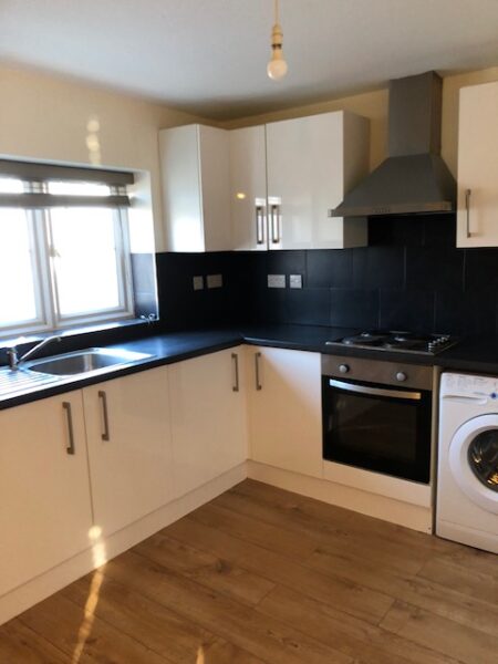 Almond Grove, Brentford, TW8 8NL