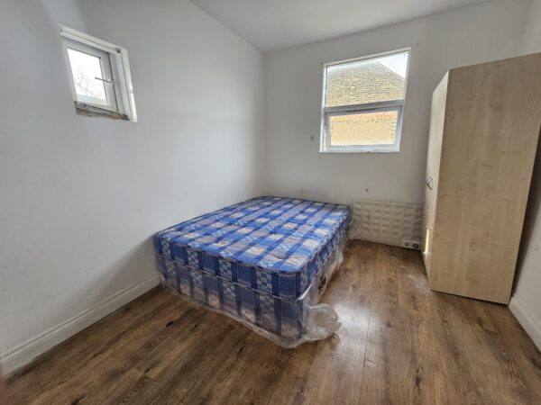 198 Shelbourne Road, London N17 9YB
