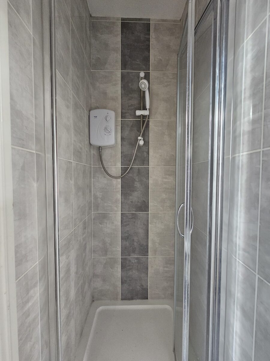 198 Shelbourne Road, London N17 9YB