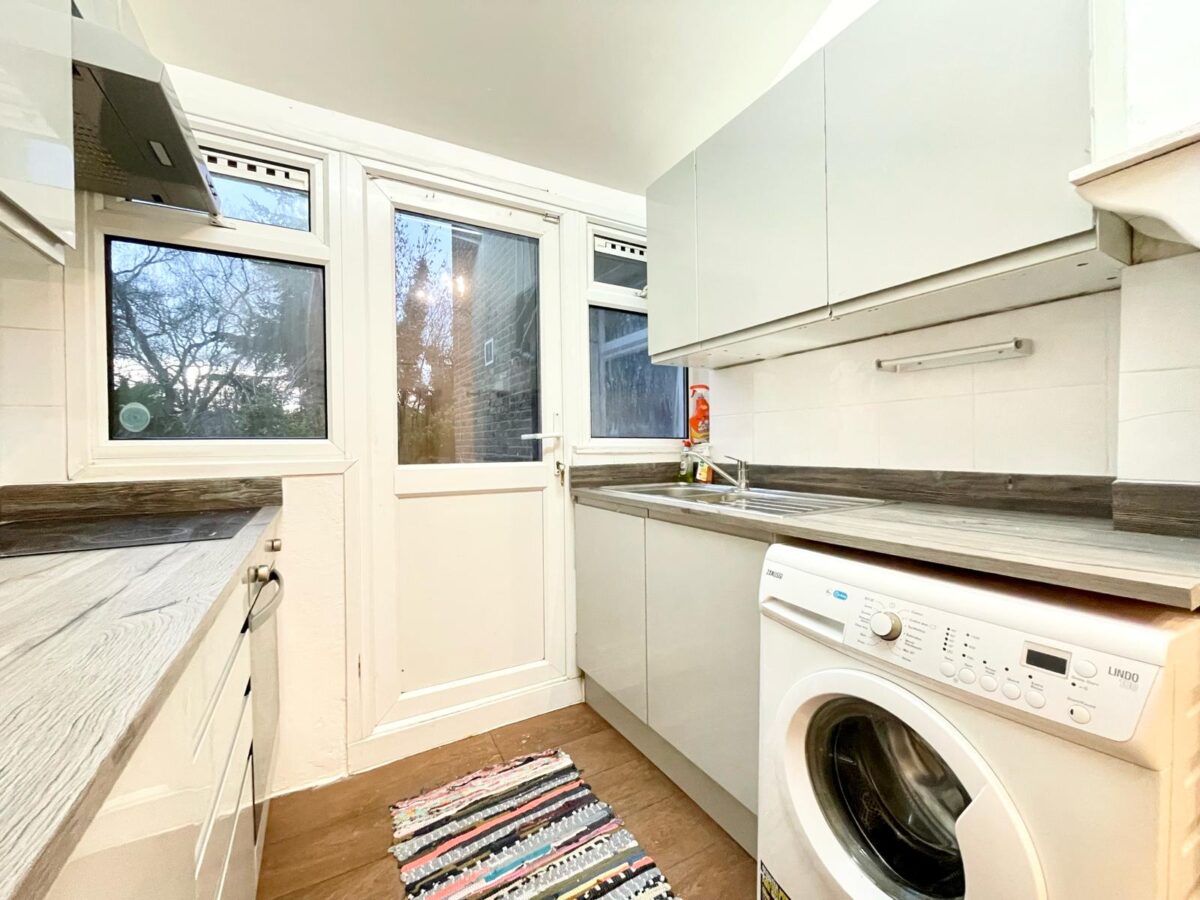 Queen Elizabeth's Walk, London, N16 5UZ