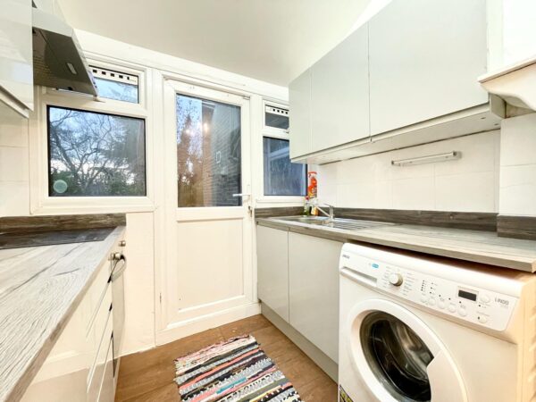 Queen Elizabeth's Walk, London, N16 5UZ