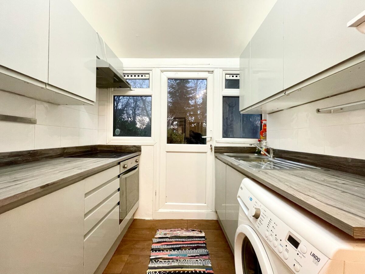 Queen Elizabeth's Walk, London, N16 5UZ