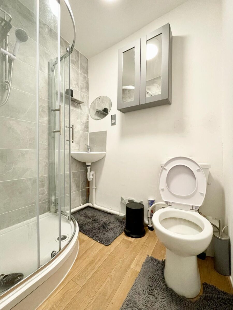 Queen Elizabeth's Walk, London, N16 5UZ