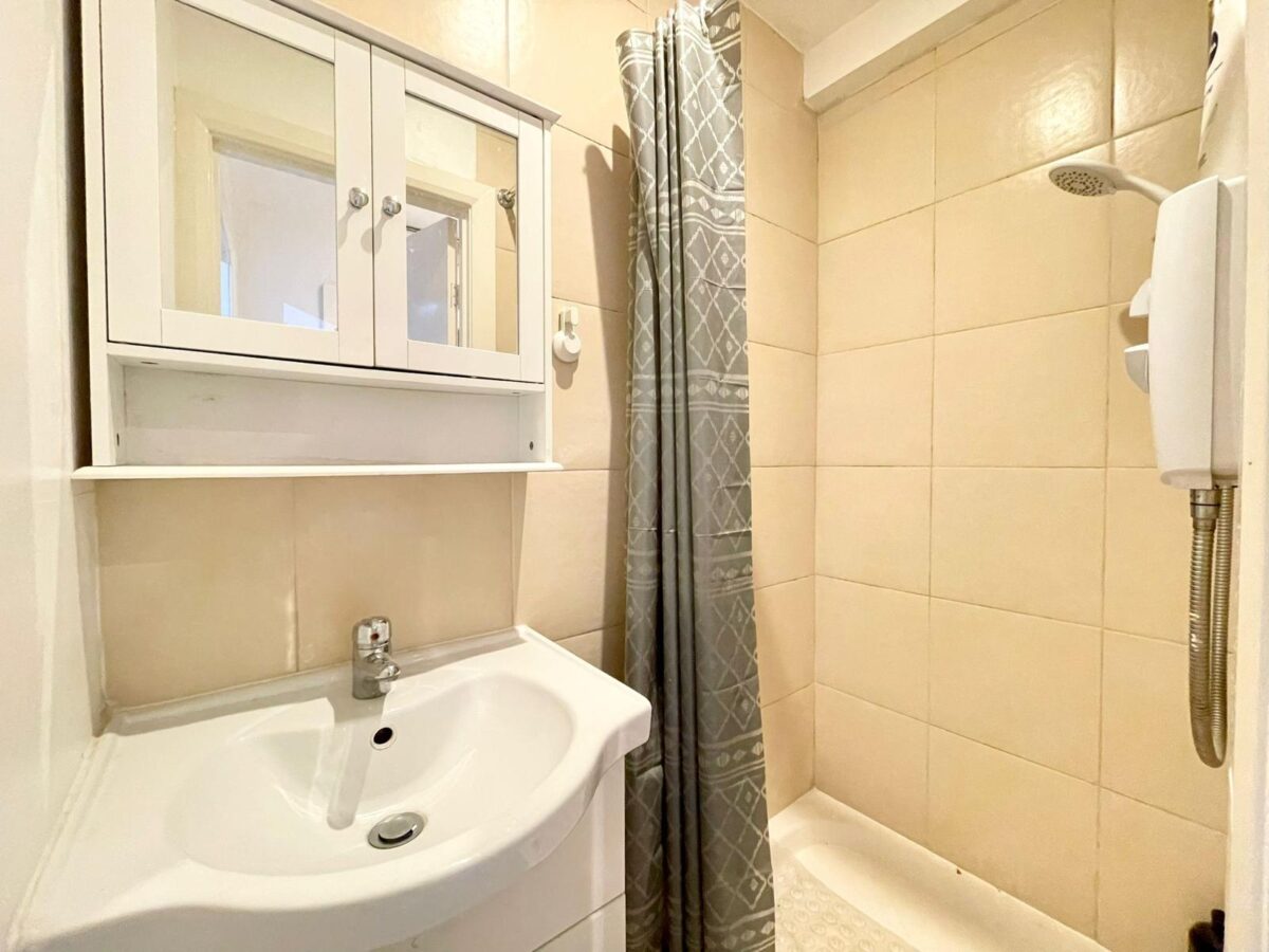 Ladbroke Grove, London, W10 5LZ