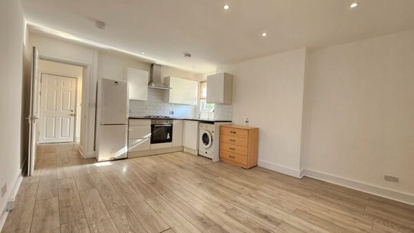 Long Lane, London, N3 2PU