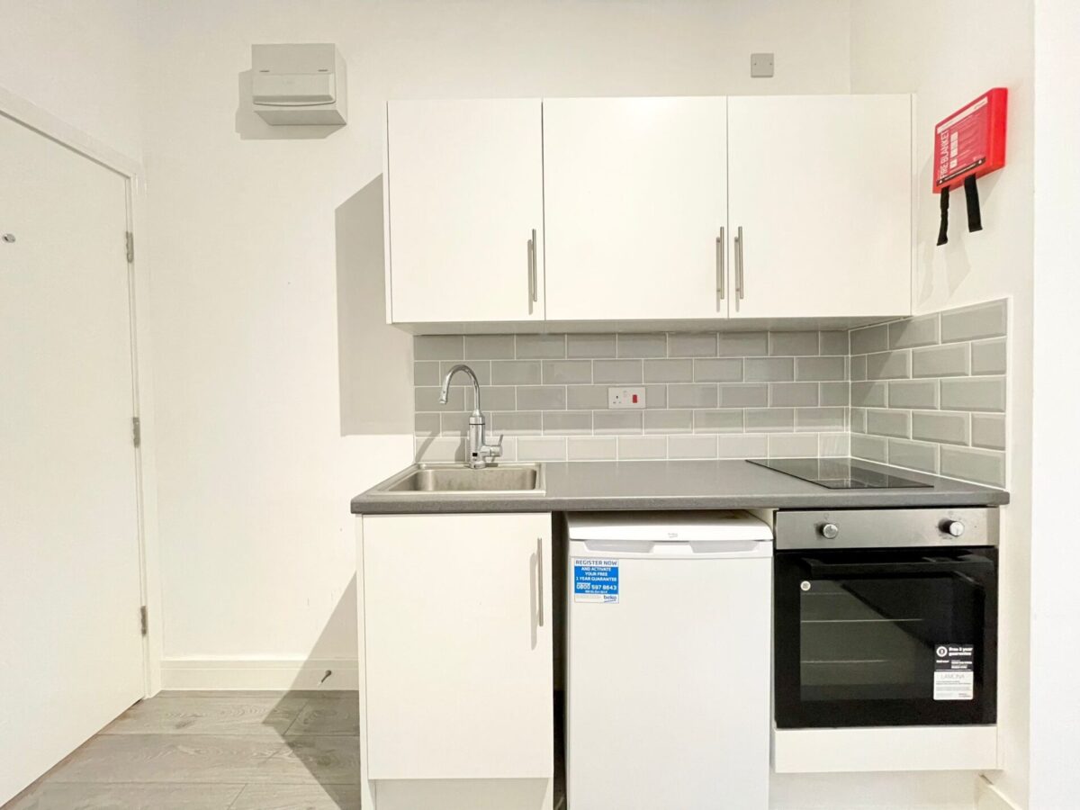 176 Ladbroke Grove, London, W10 5LZ