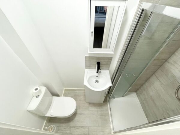 176 Ladbroke Grove, London, W10 5LZ