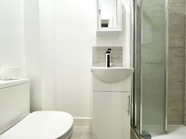 176 Ladbroke Grove, London, W10 5LZ