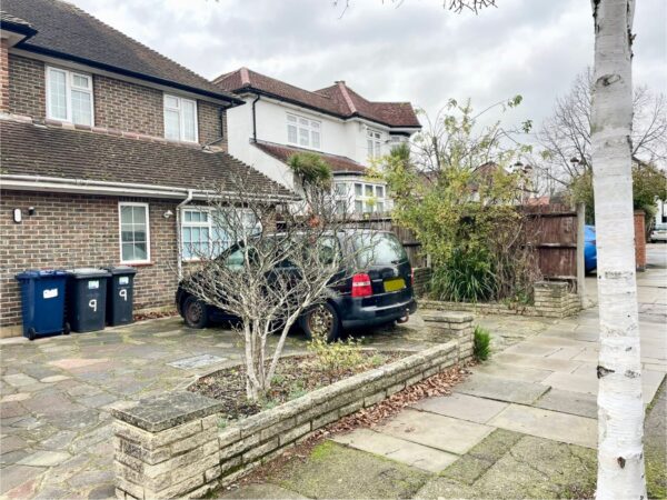 Mowbray Road, Edgware, Greater London, HA8 8JG