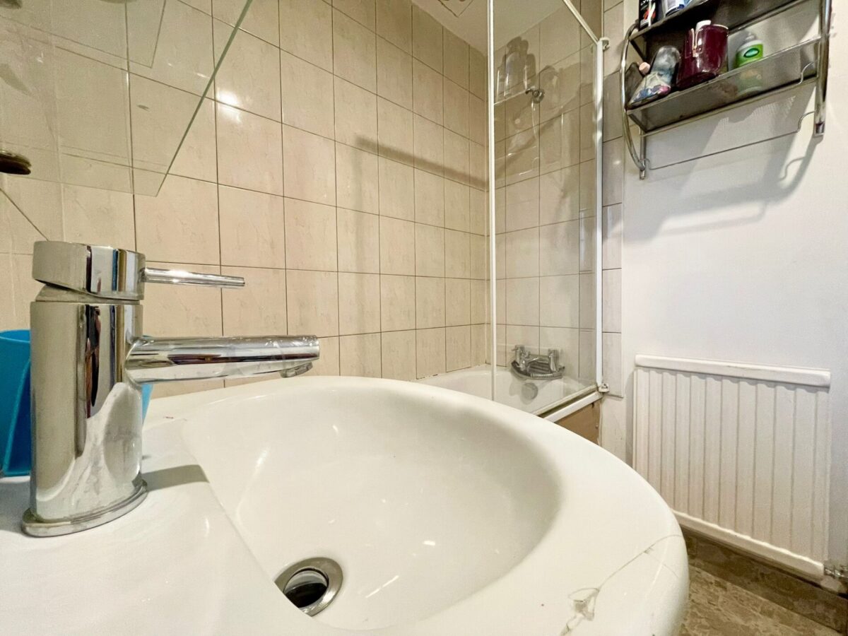 Mowbray Road, Edgware, Greater London, HA8 8JG