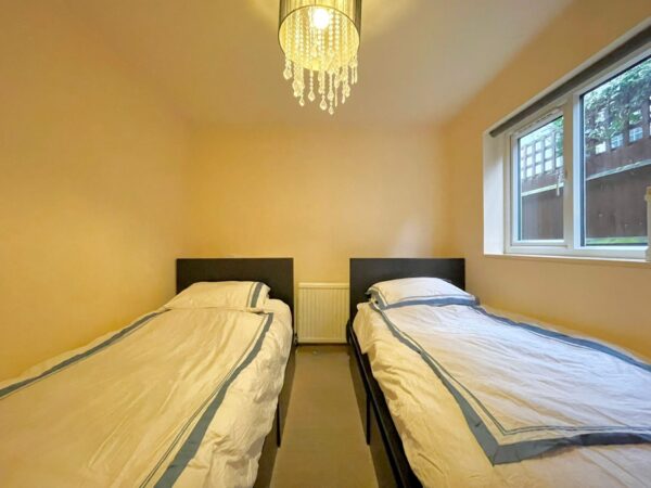 Mowbray Road, Edgware, Greater London, HA8 8JG