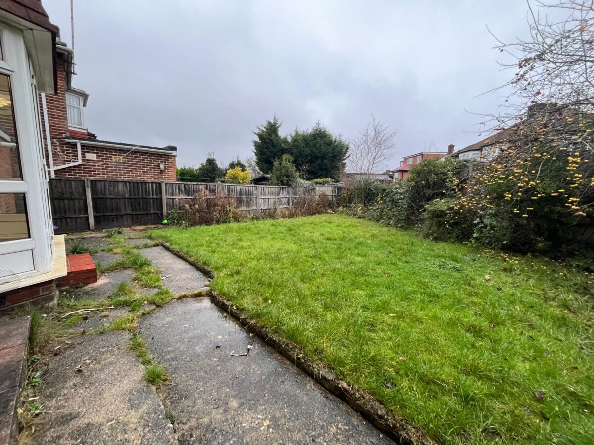 Blackwell Gardens Edgware HA8 8QA