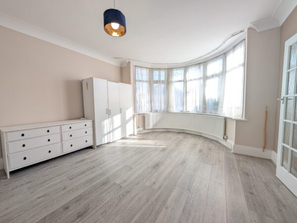 St Margarets Road, HA8 9UT