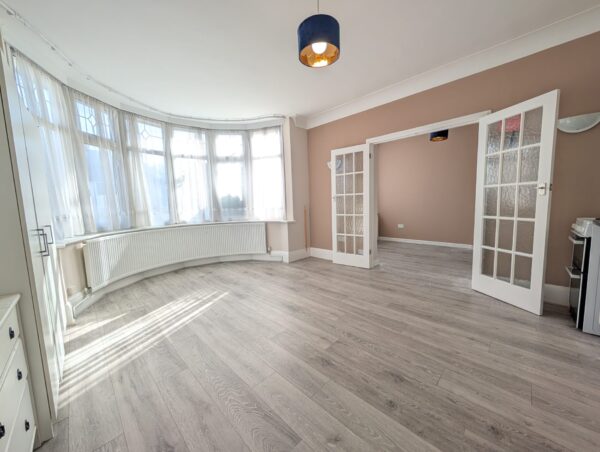 St Margarets Road, HA8 9UT