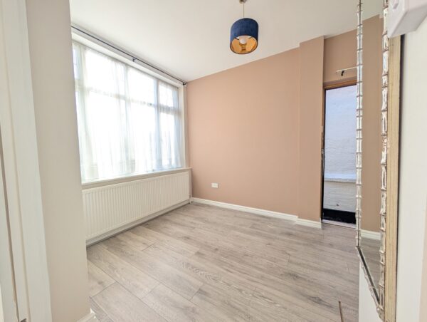 St Margarets Road, HA8 9UT