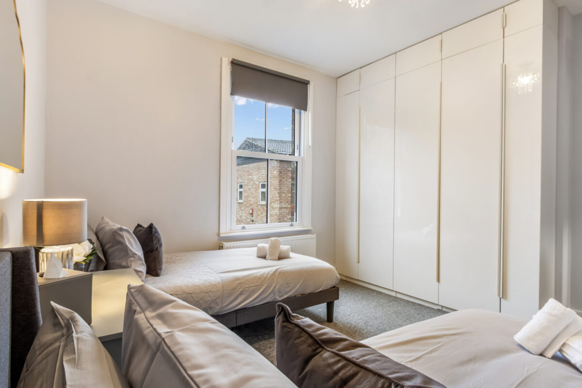 Manor Park Crescent, Edgware, HA8 7NL