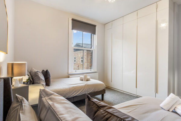 Manor Park Crescent, Edgware, HA8 7NL