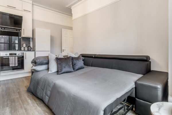 Manor Park Crescent, Edgware, HA8 7NL