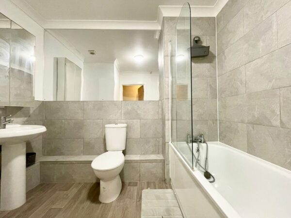 Valley Heights Joyce Green Walk, Dartford, Kent, DA1 5GZ