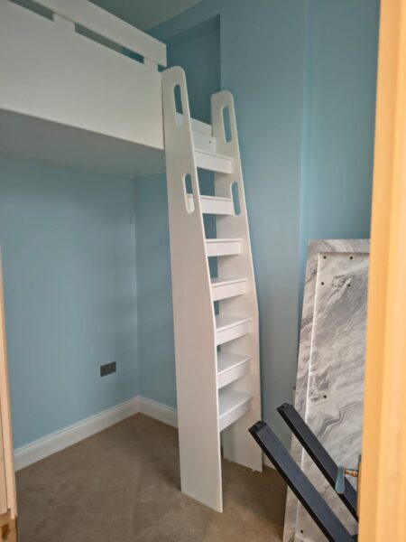 St Stephen's Avenue, London W12 8JB