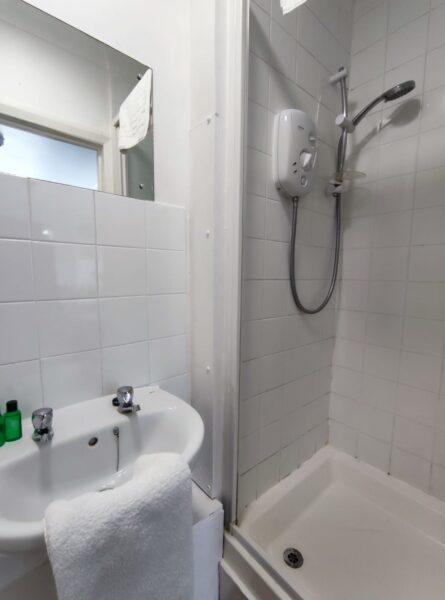 Gladstones, London Road, Dunton Green, Sevenoaks, TN13 2TA