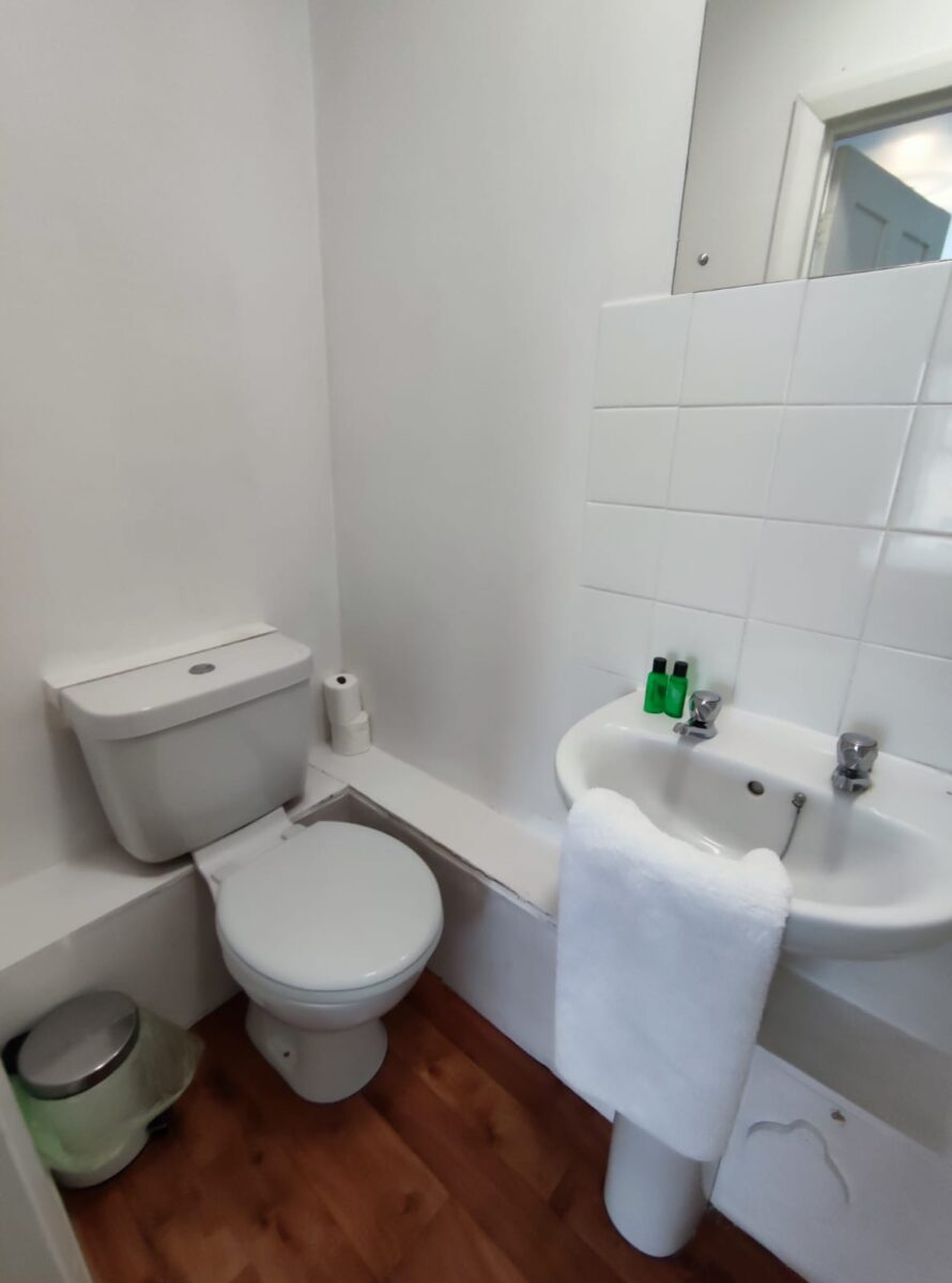 Gladstones, London Road, Dunton Green, Sevenoaks, TN13 2TA