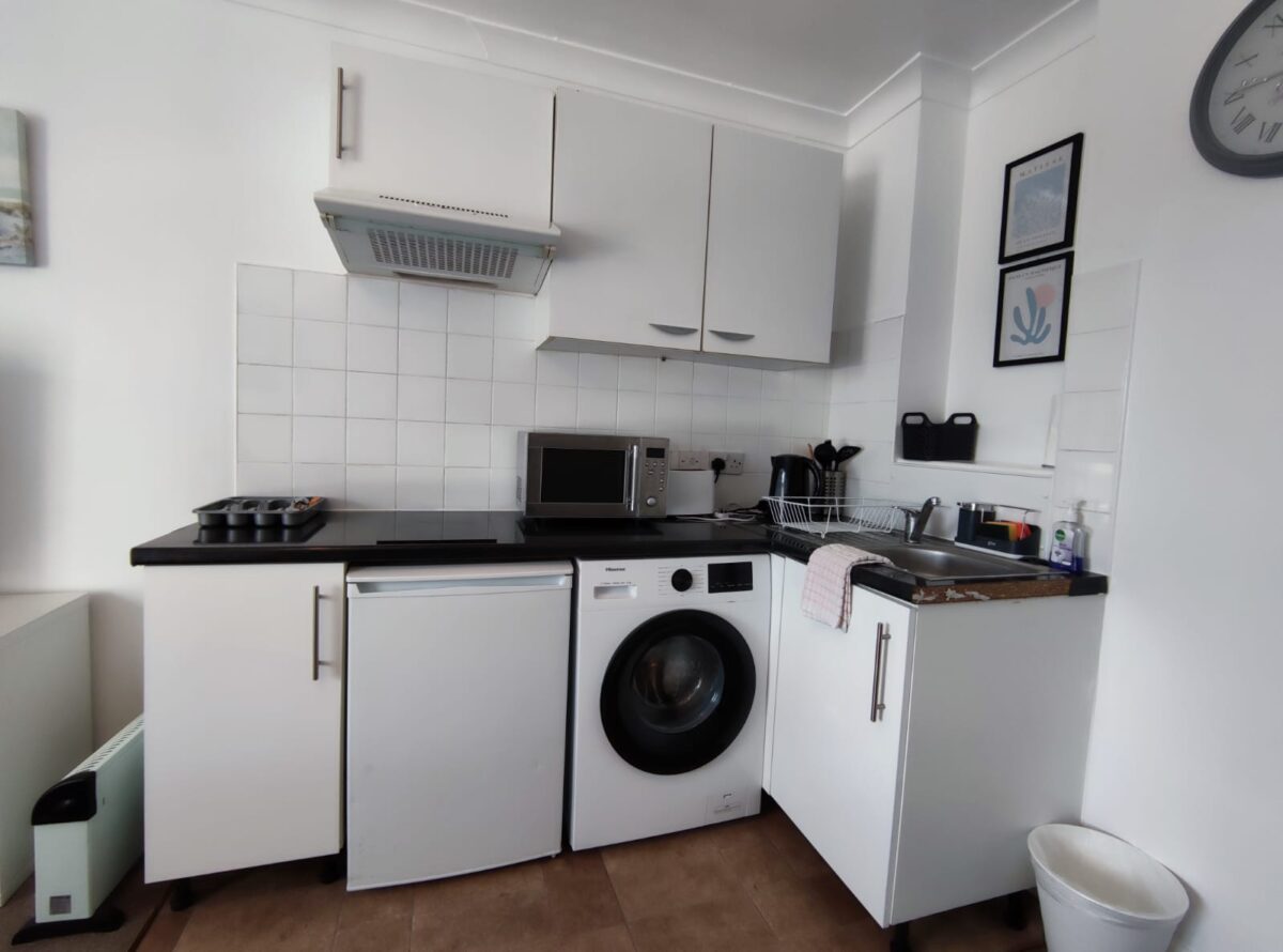 Gladstones, London Road, Dunton Green, Sevenoaks, TN13 2TA