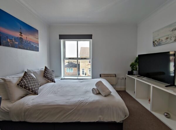 Gladstones, London Road, Dunton Green, Sevenoaks, TN13 2TA