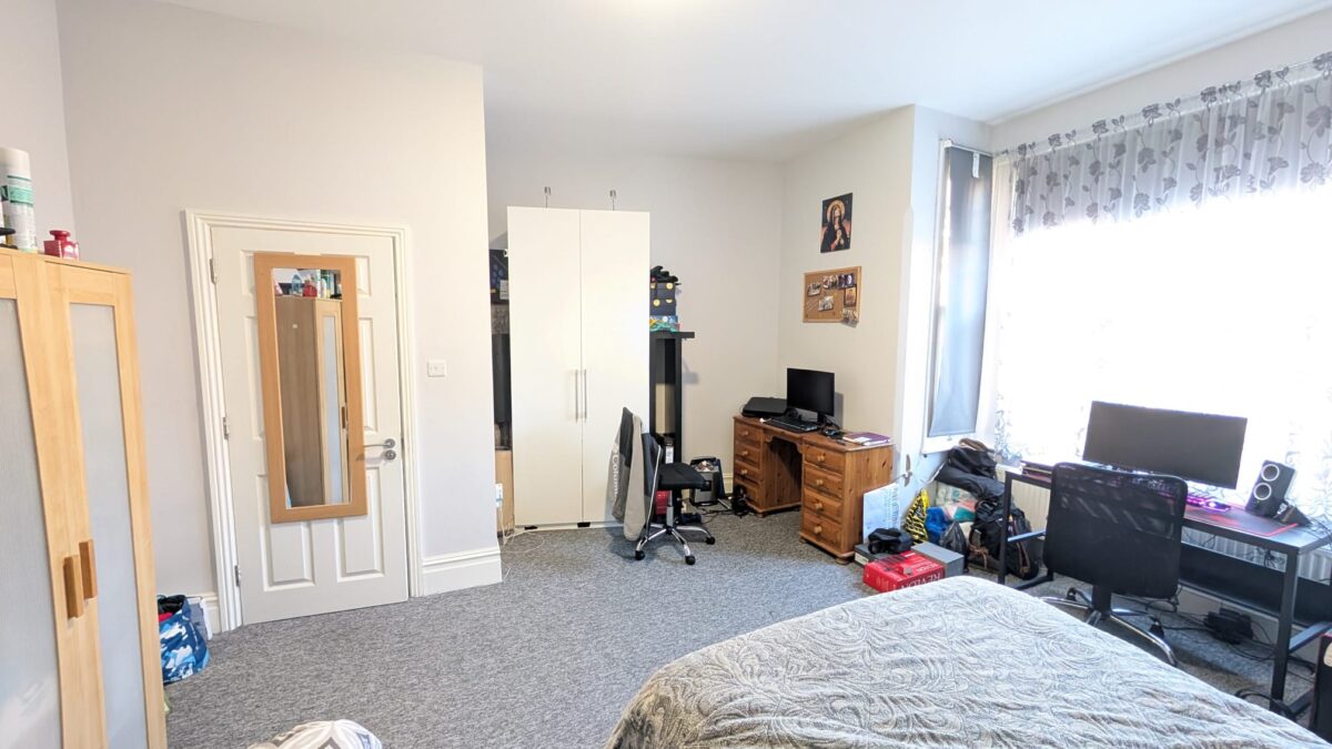Manor Park Crescent, Edgware, HA8 7NL