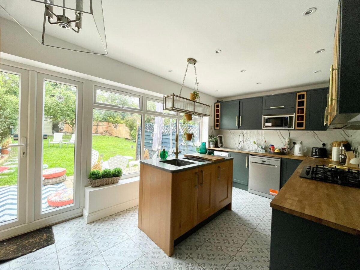 St Margarets Road, Edgware, HA8 9UT
