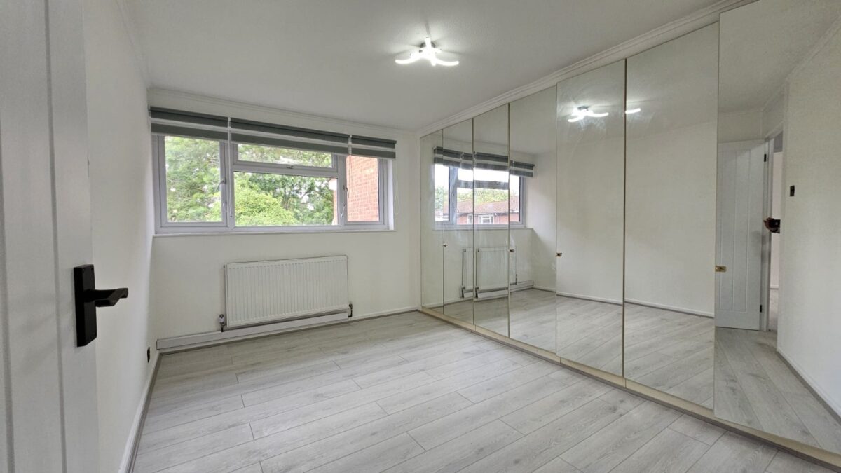 Skarnings Ct, Winters Way, Waltham Abbey EN9 3HE