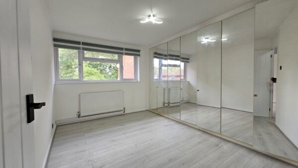 Skarnings Ct, Winters Way, Waltham Abbey EN9 3HE