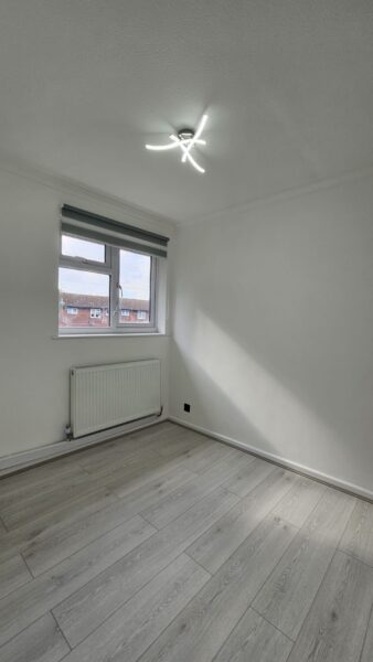Skarnings Ct, Winters Way, Waltham Abbey EN9 3HE