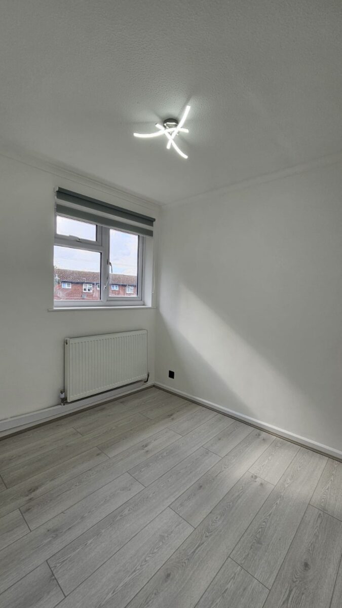 Skarnings Ct, Winters Way, Waltham Abbey EN9 3HE