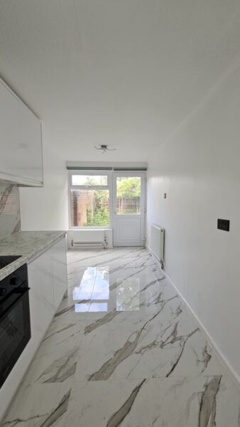 Skarnings Ct, Winters Way, Waltham Abbey EN9 3HE