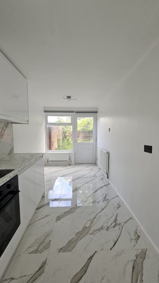 Skarnings Ct, Winters Way, Waltham Abbey EN9 3HE