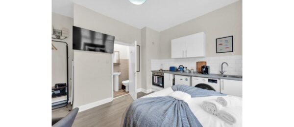 Wightman Road, London, N8 0NA