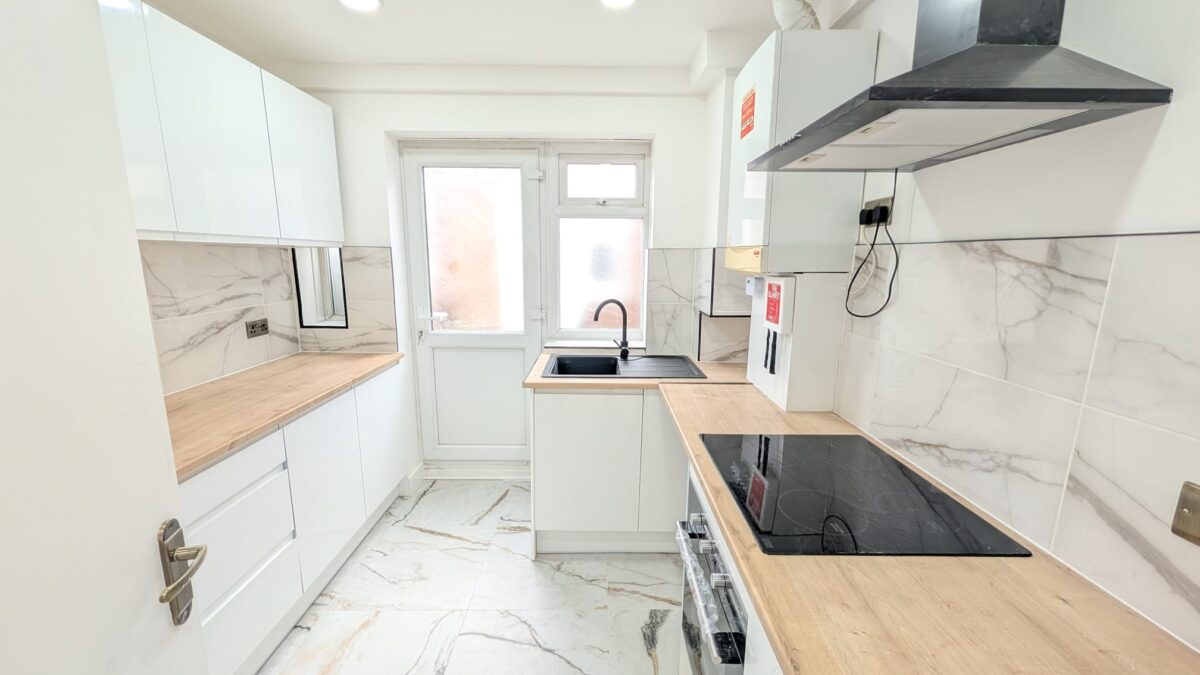 Station Parade, Whitchurch Lane, Edgware HA8 6RW