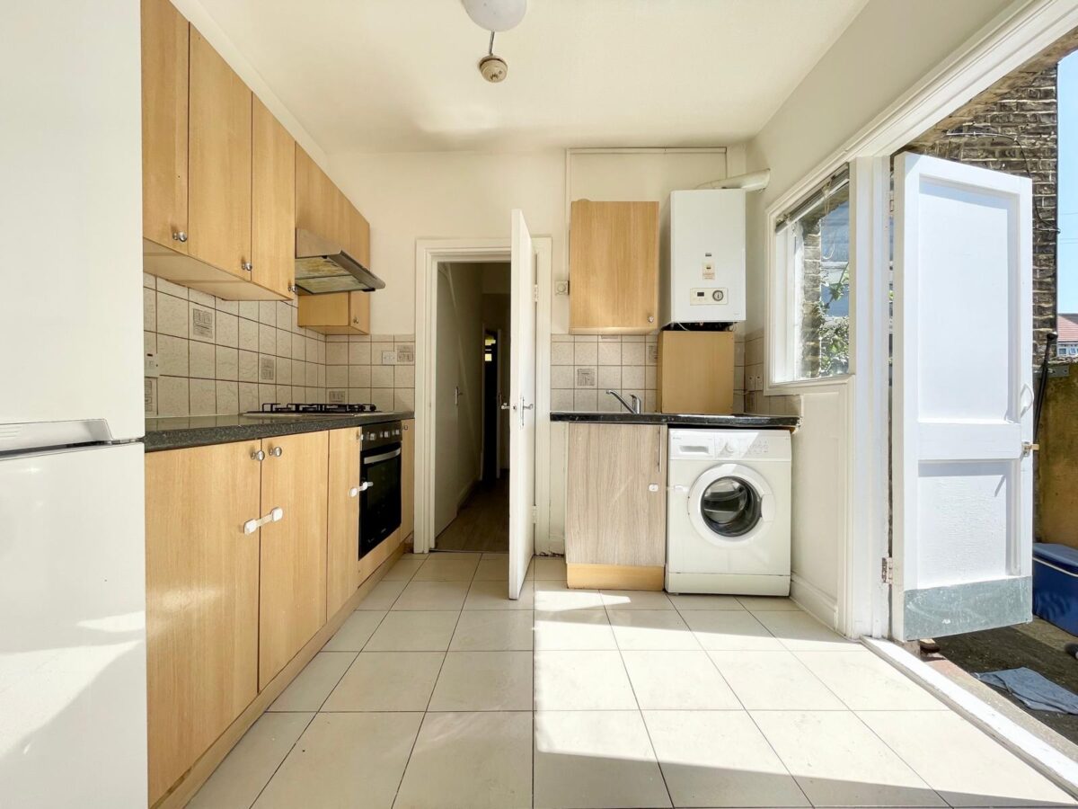 Shelbourne Road, Haringey, N17 9YA