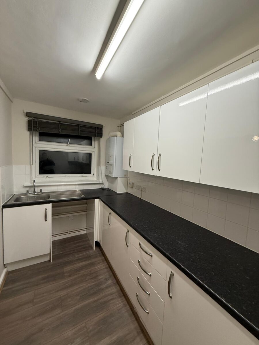 Flat 2, 42 Grove Road, Bexleyheath, Kent, DA7 6AX