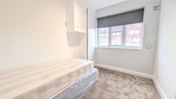 44 Glengall Road, Edgware, HA8 8SX